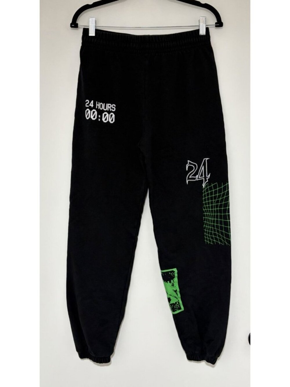 The Mayfair Group Women’s 24 Hour Black Sweatpants Size Medium/Large
